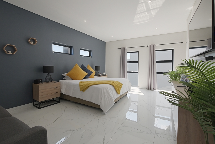 5 Bedroom Property for Sale in Sandown Western Cape